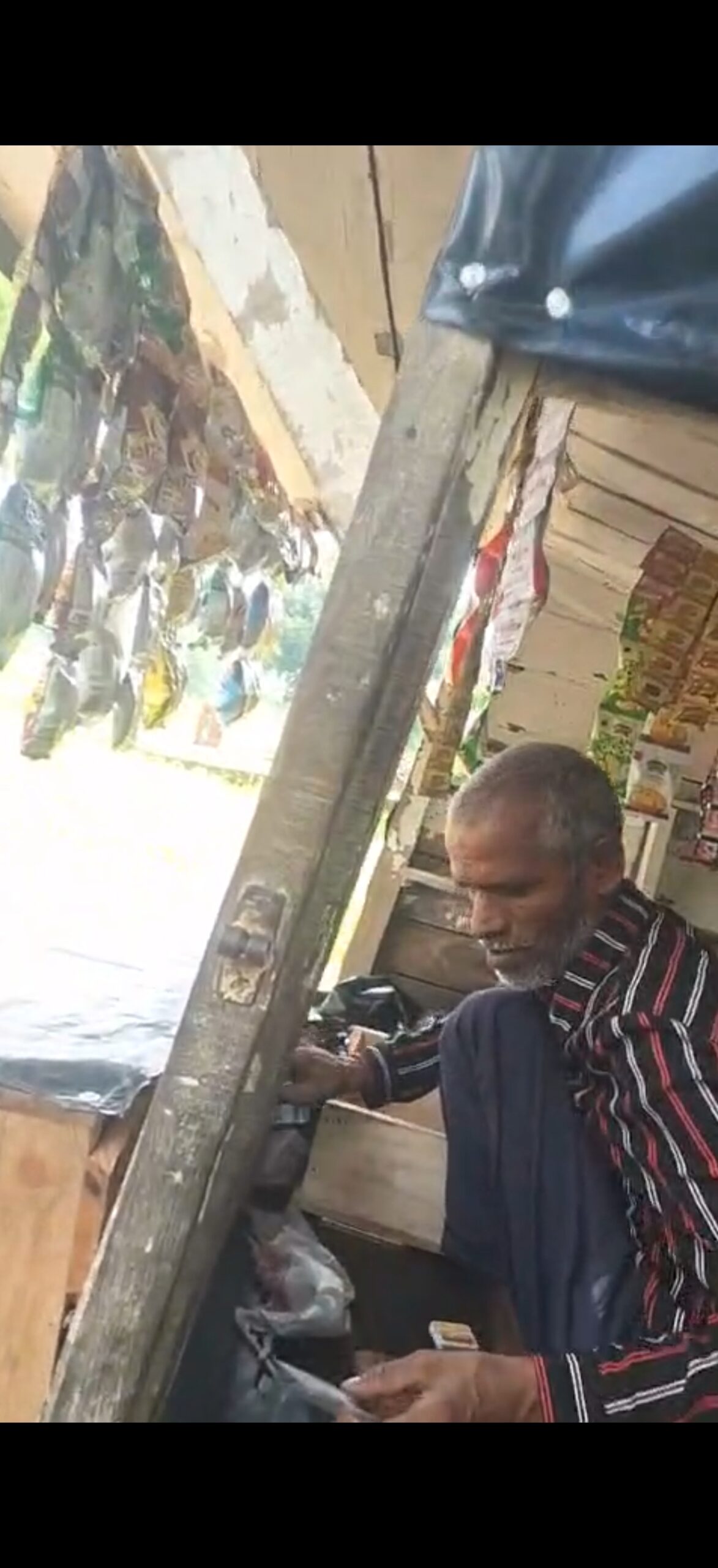 हजूरपुर थाना क्षेत्र में खुलेआम गांजा बिक्री का वीडियो वायरल, पुलिस की कार्यवाही पर उठे सवाल